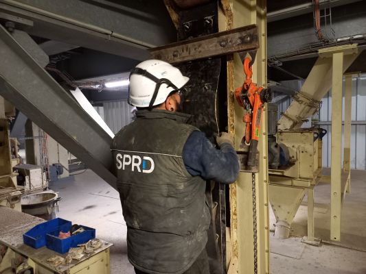 Maintenance élévateur - SPRD Lorient